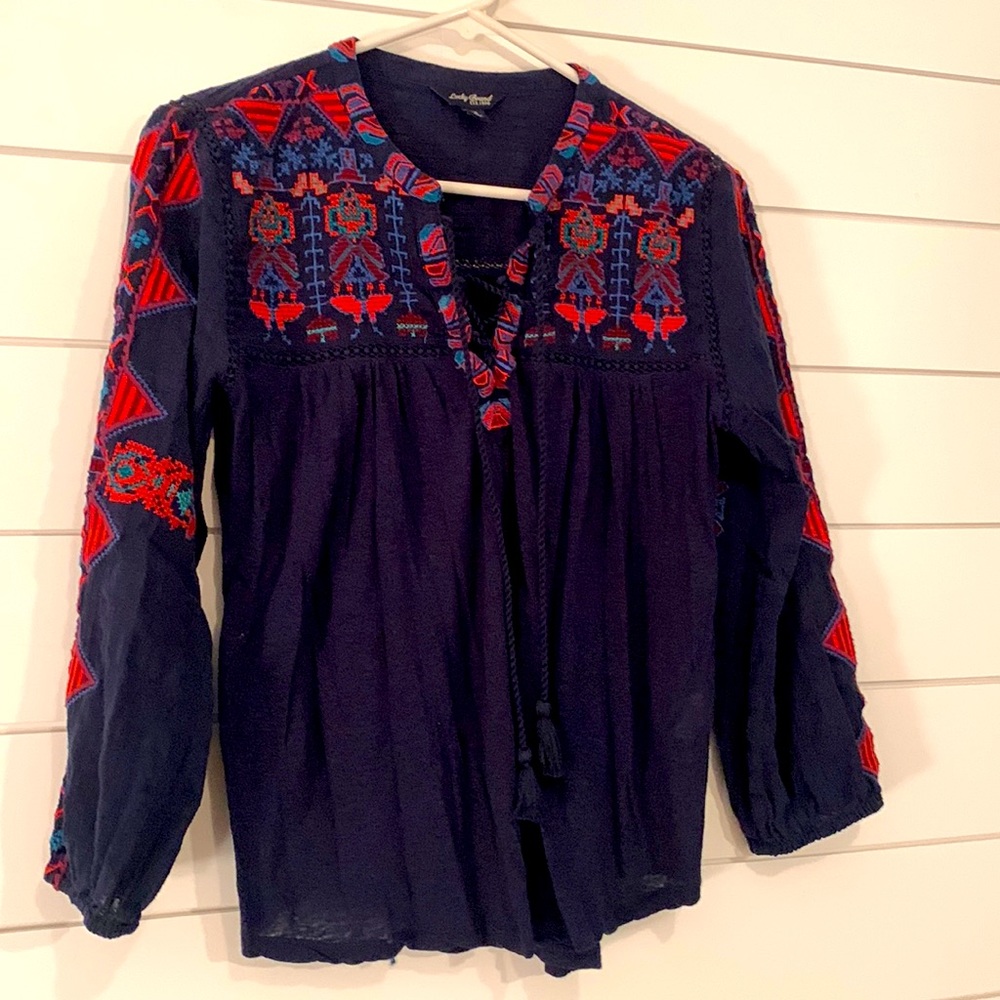 3/4 sleeve Lucky Brand navy blue embroidered top size M